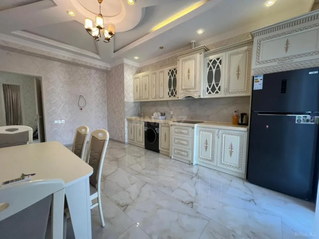 Kirayə verilir 2 otaqlı mənzil 90 m²
