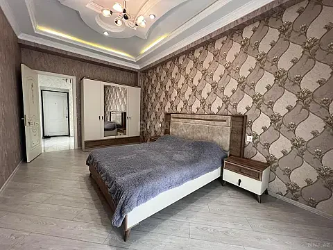 Kirayə verilir 2 otaqlı mənzil 90 m²