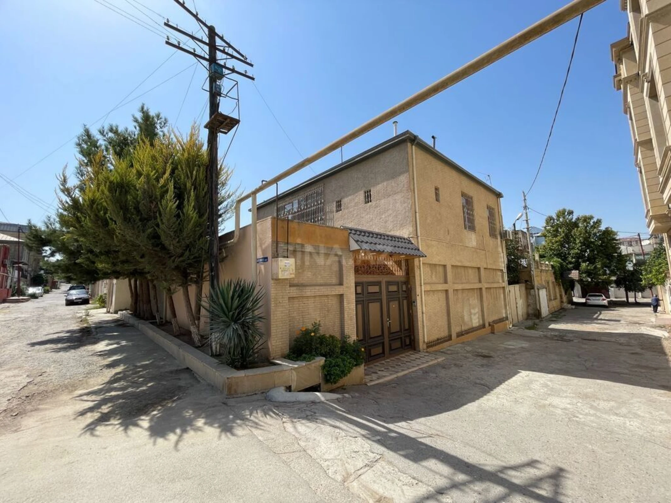 Satılır 6 otaqlı həyət evi 250 m²