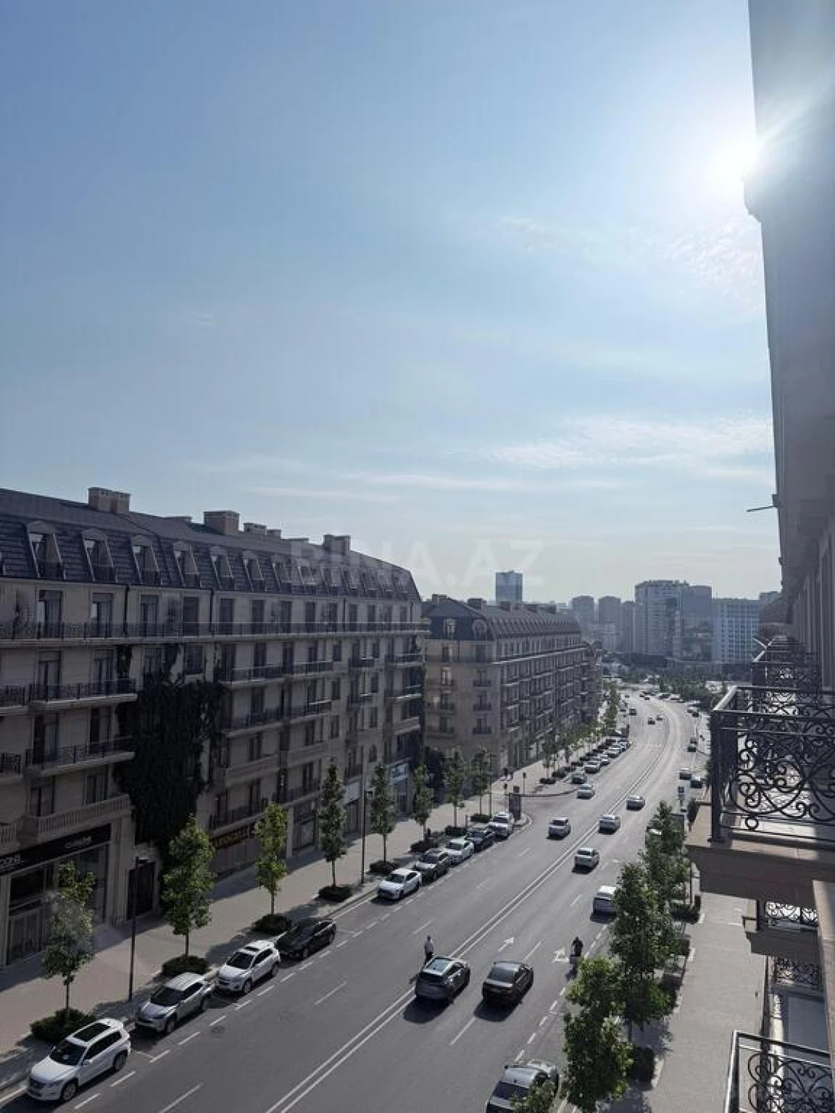 Satılır 2 otaqlı mənzil 93 m²