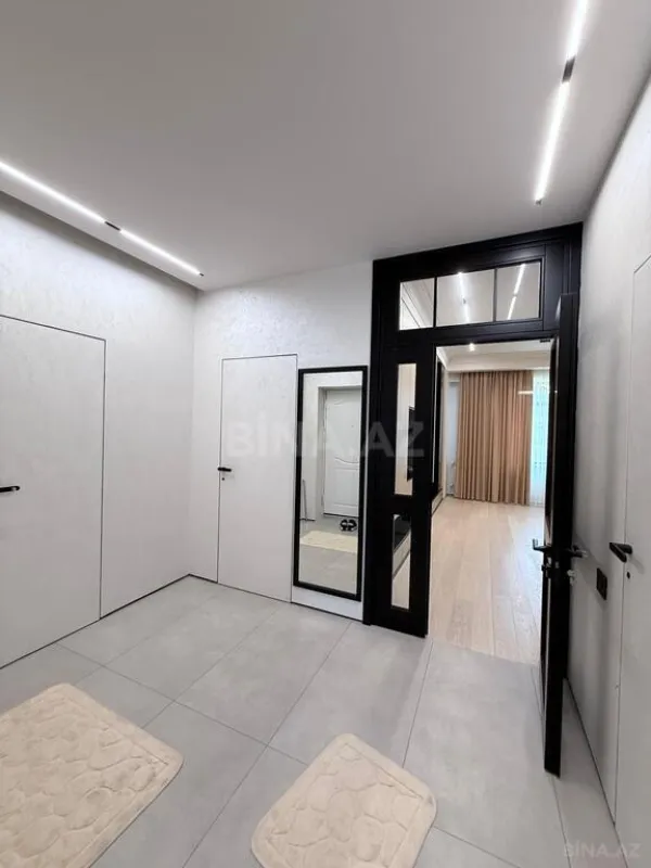 Satılır 2 otaqlı mənzil 93 m²