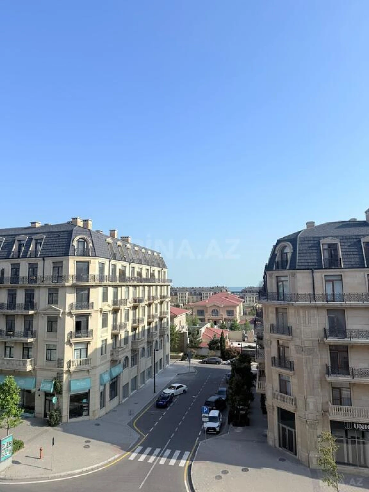 Satılır 2 otaqlı mənzil 93 m²