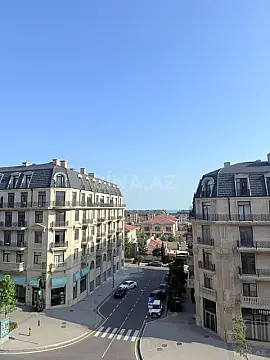 Satılır 2 otaqlı mənzil 93 m²