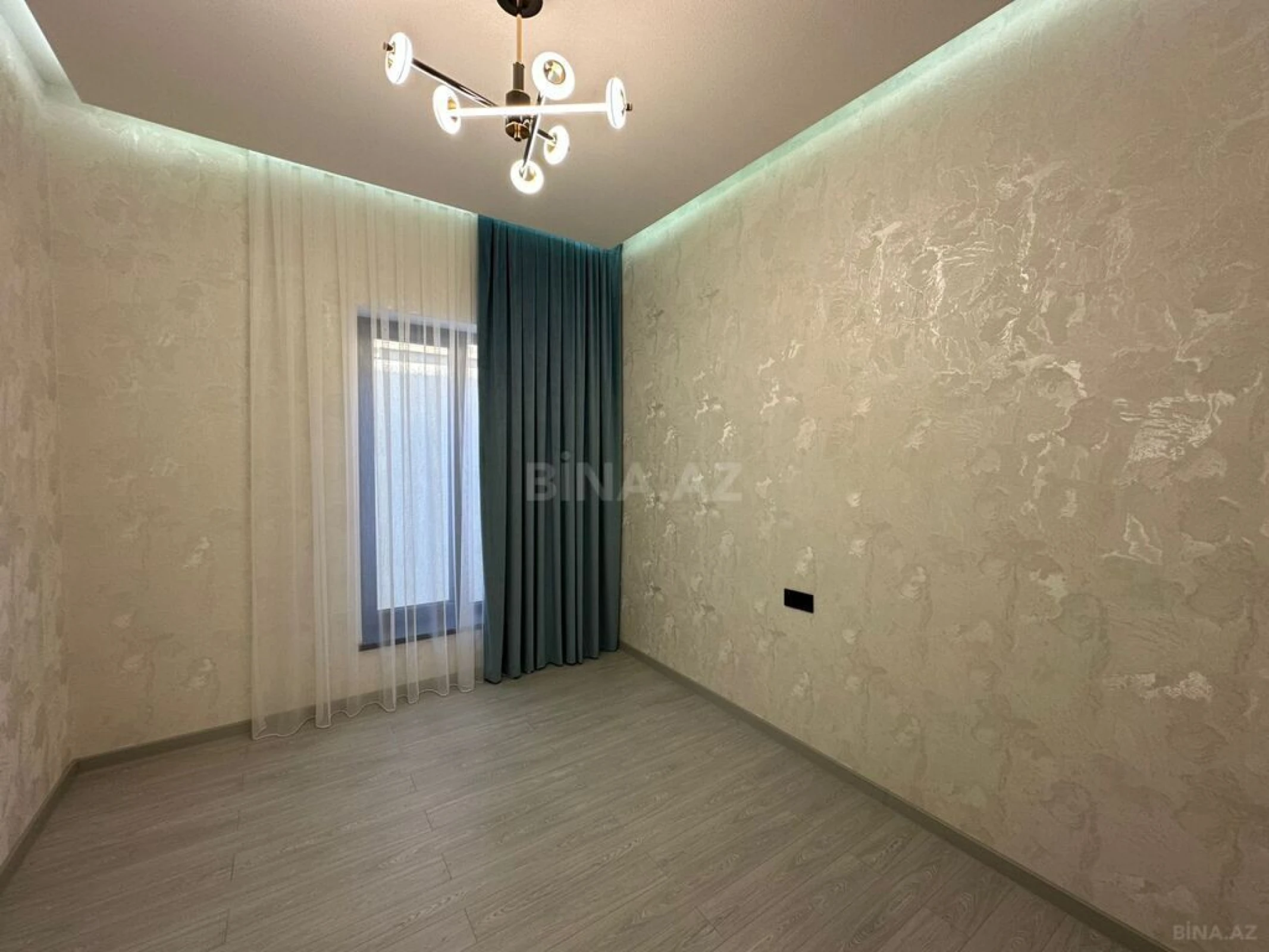 Satılır 4 otaqlı həyət evi 160 m²