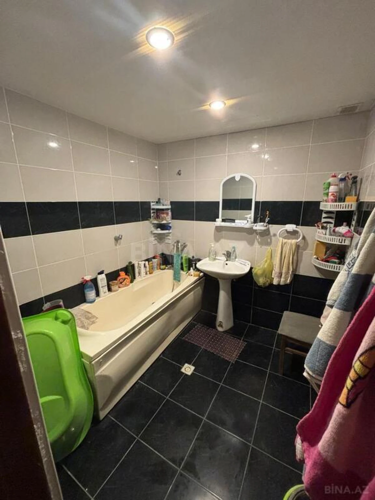 Satılır 2 otaqlı mənzil 90 m²