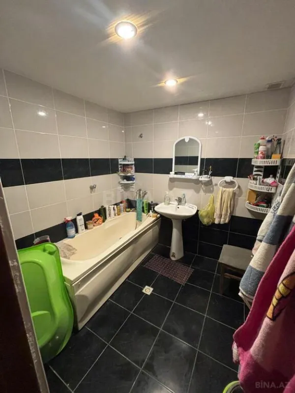 Satılır 2 otaqlı mənzil 90 m²