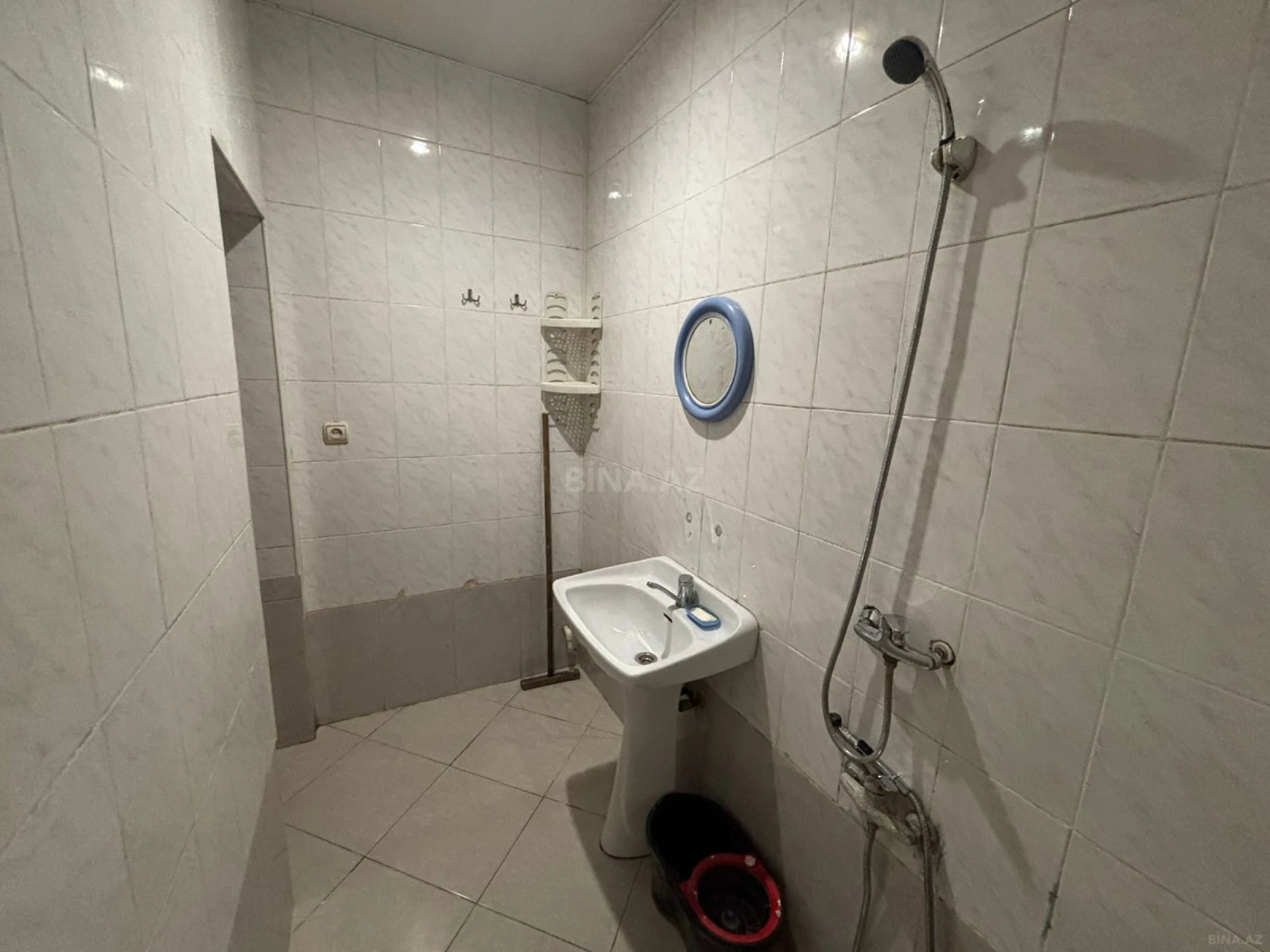 Satılır 6 otaqlı mənzil 210 m²