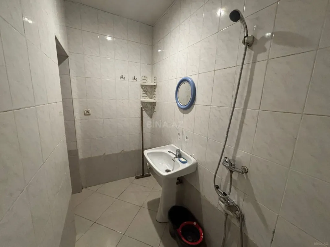 Satılır 6 otaqlı mənzil 210 m²