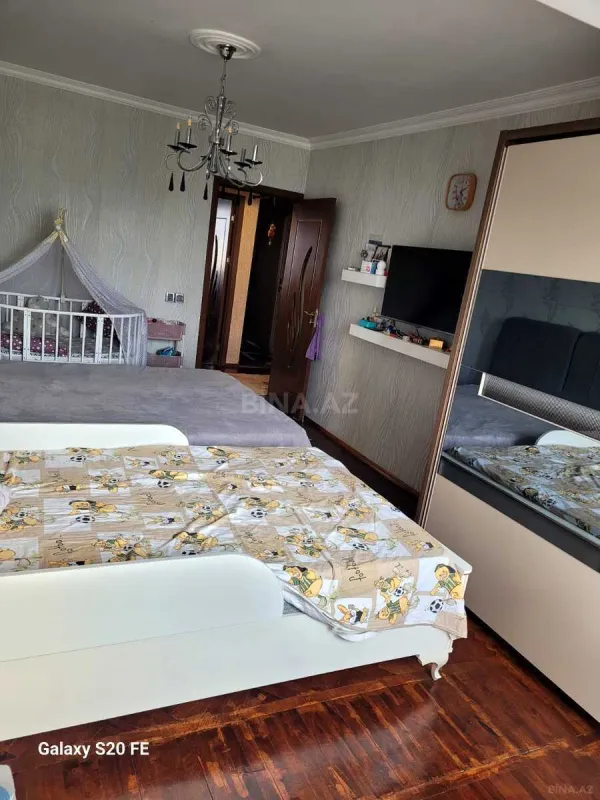 Satılır 6 otaqlı mənzil 210 m²