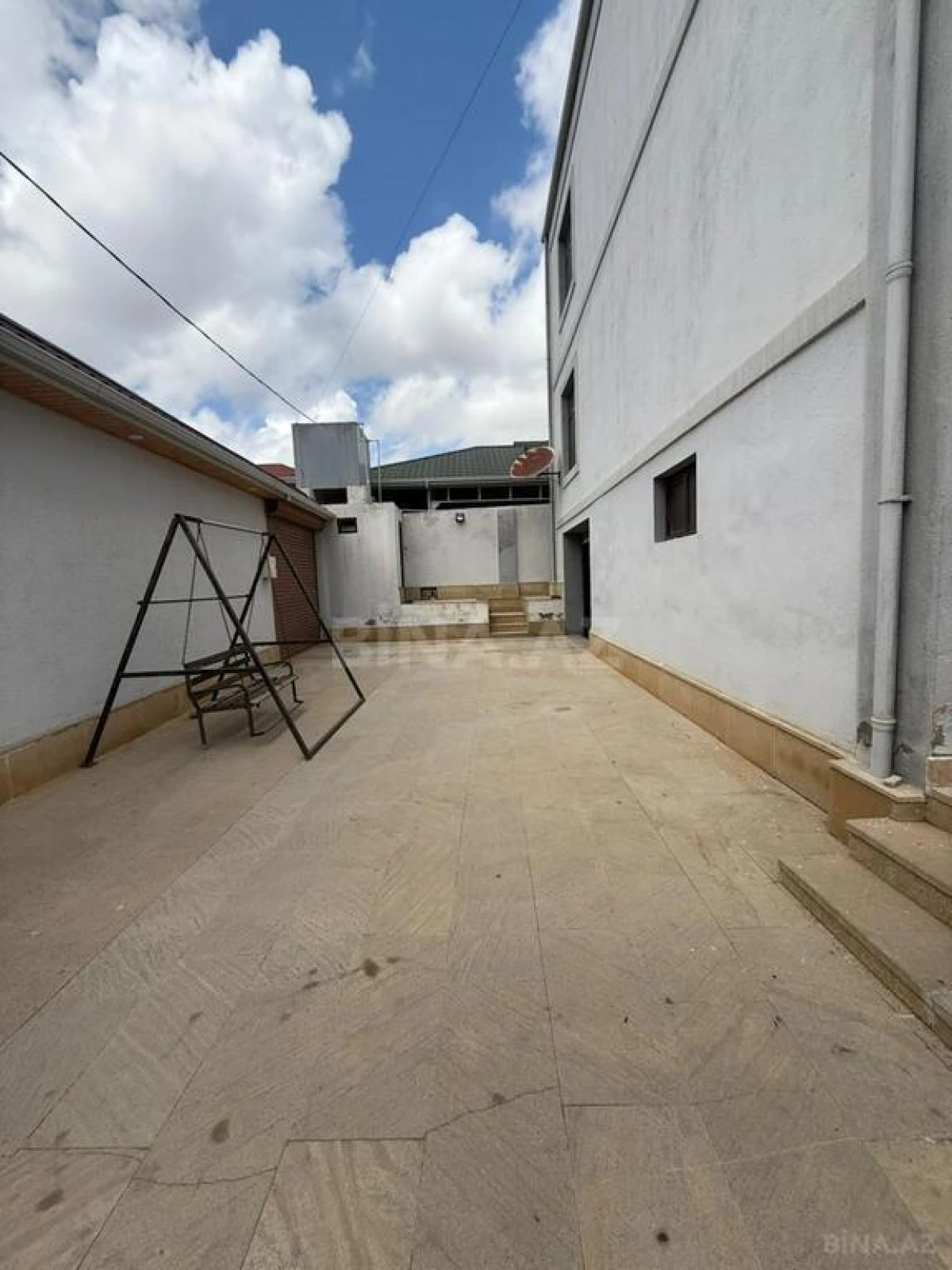 Satılır 6 otaqlı həyət evi 315 m²