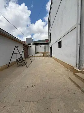 Satılır 6 otaqlı həyət evi 315 m²