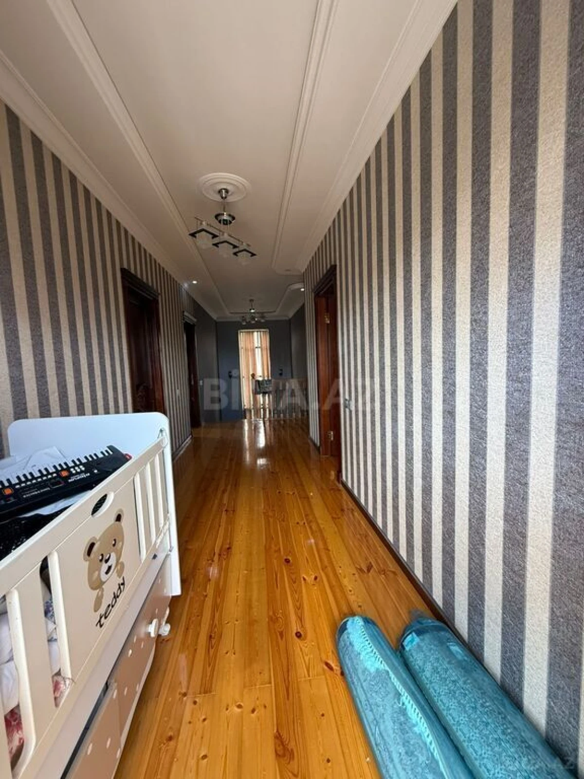Satılır 6 otaqlı həyət evi 315 m²