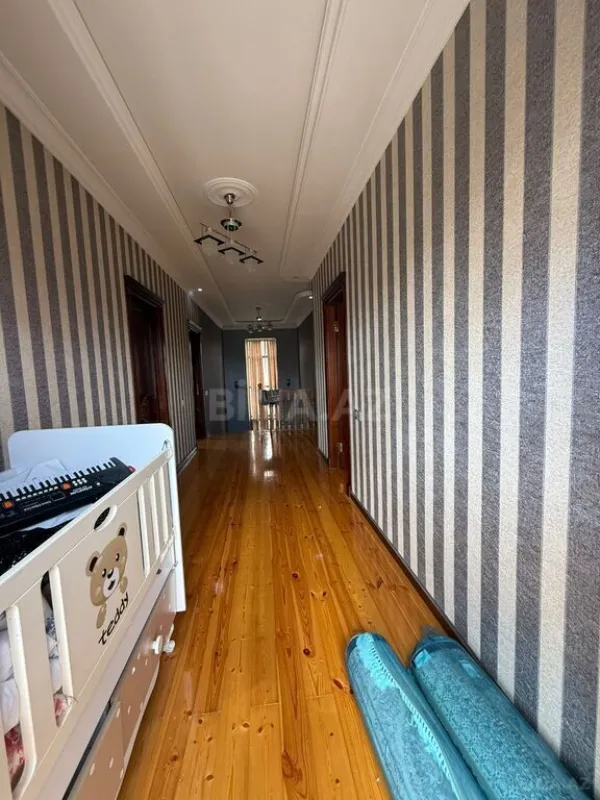 Satılır 6 otaqlı həyət evi 315 m²