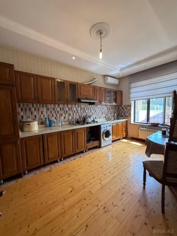 Satılır 6 otaqlı həyət evi 315 m²