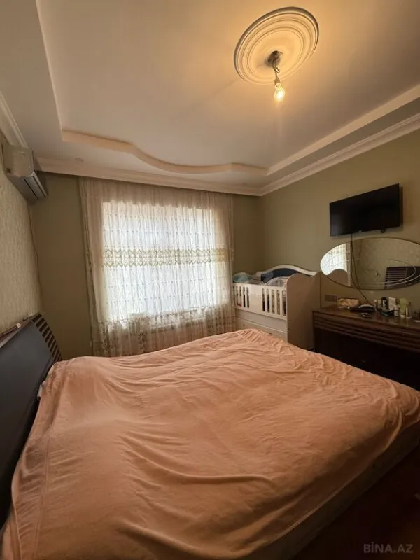 Satılır 6 otaqlı həyət evi 315 m²