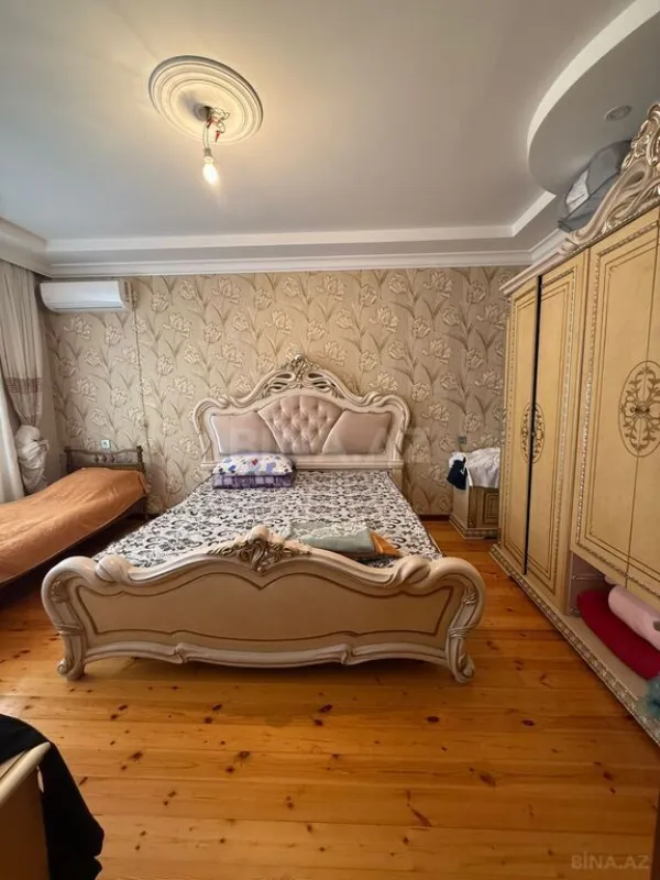 Satılır 6 otaqlı həyət evi 315 m²