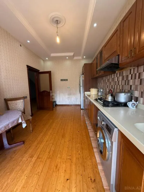 Satılır 6 otaqlı həyət evi 315 m²