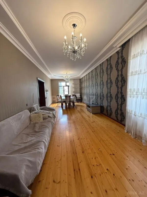 Satılır 6 otaqlı həyət evi 315 m²