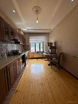 Satılır 6 otaqlı həyət evi 315 m²