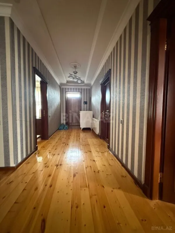 Satılır 6 otaqlı həyət evi 315 m²