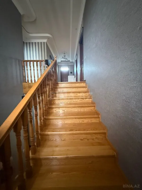 Satılır 6 otaqlı həyət evi 315 m²