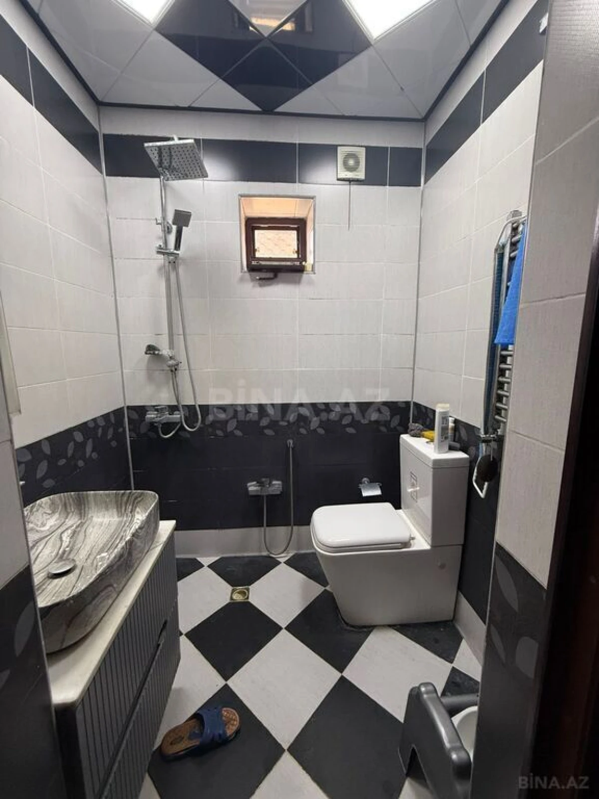 Satılır 6 otaqlı həyət evi 315 m²