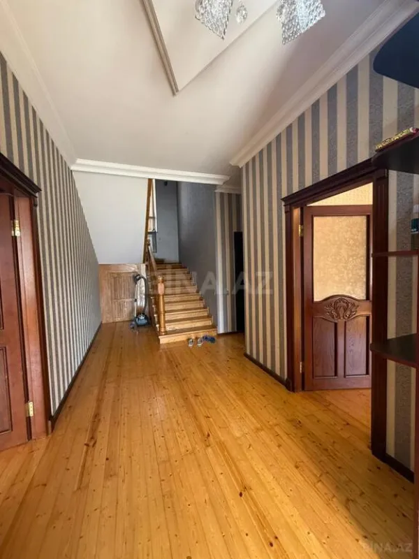 Satılır 6 otaqlı həyət evi 315 m²