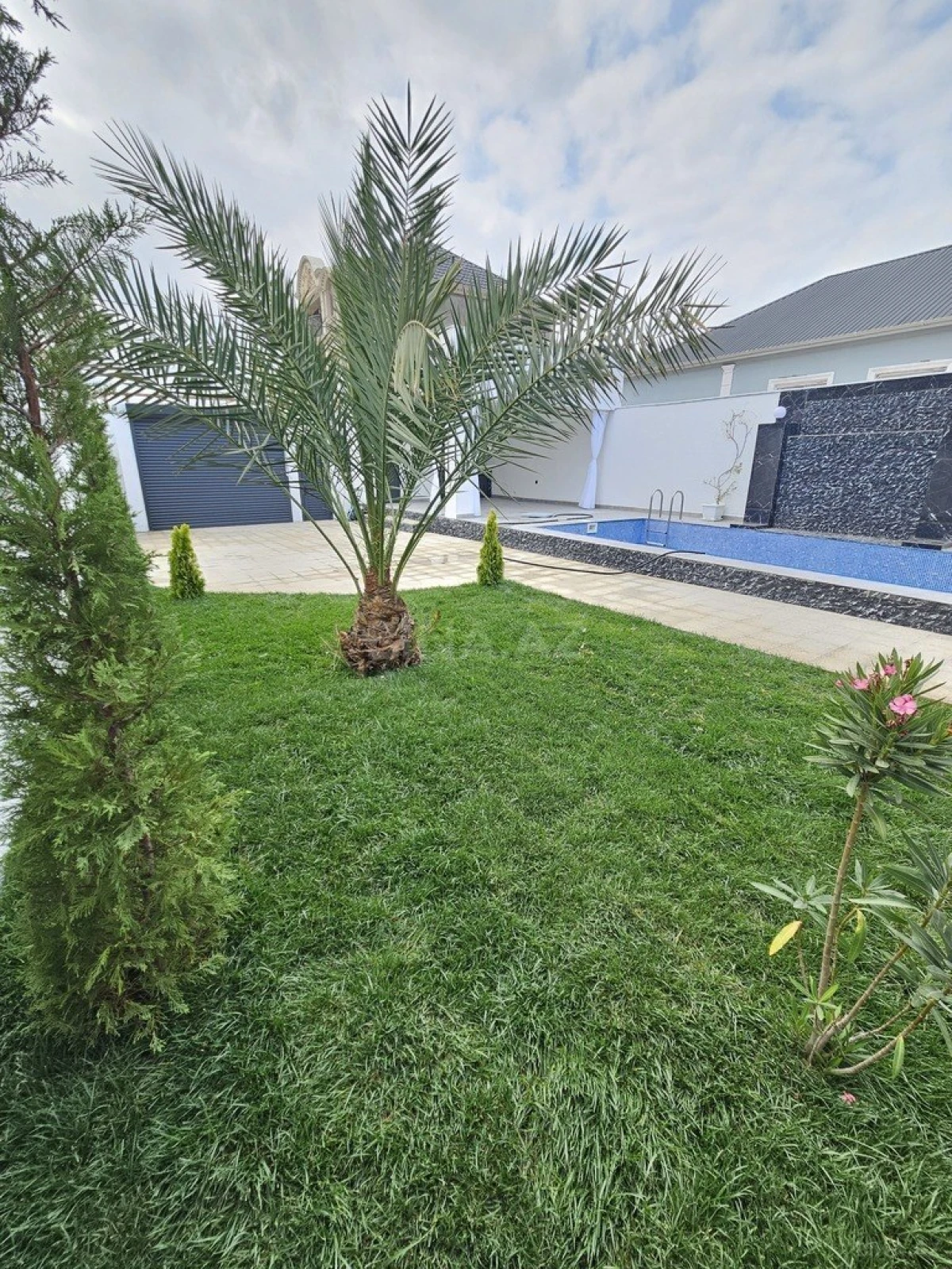 Satılır 4 otaqlı həyət evi 140 m²