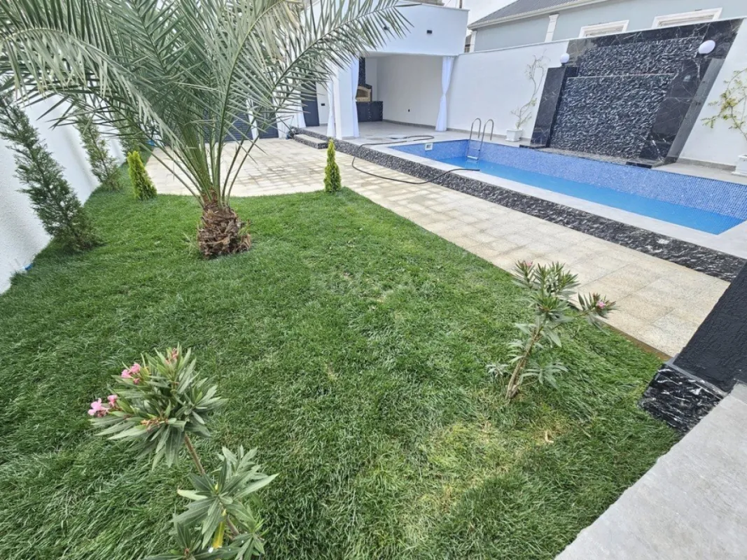 Satılır 4 otaqlı həyət evi 140 m²