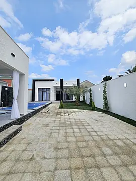 Satılır 4 otaqlı həyət evi 140 m²