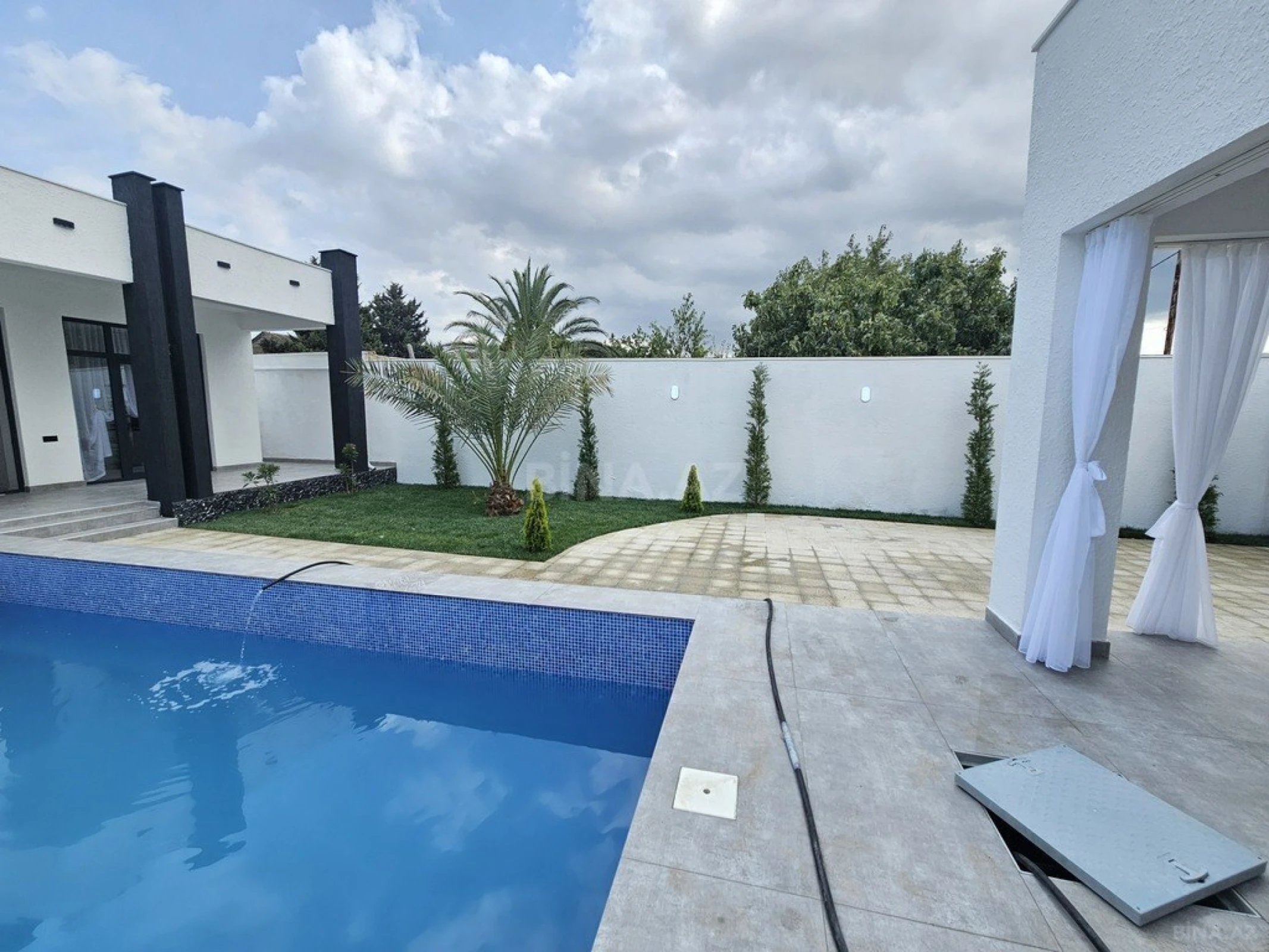 Satılır 4 otaqlı həyət evi 140 m²