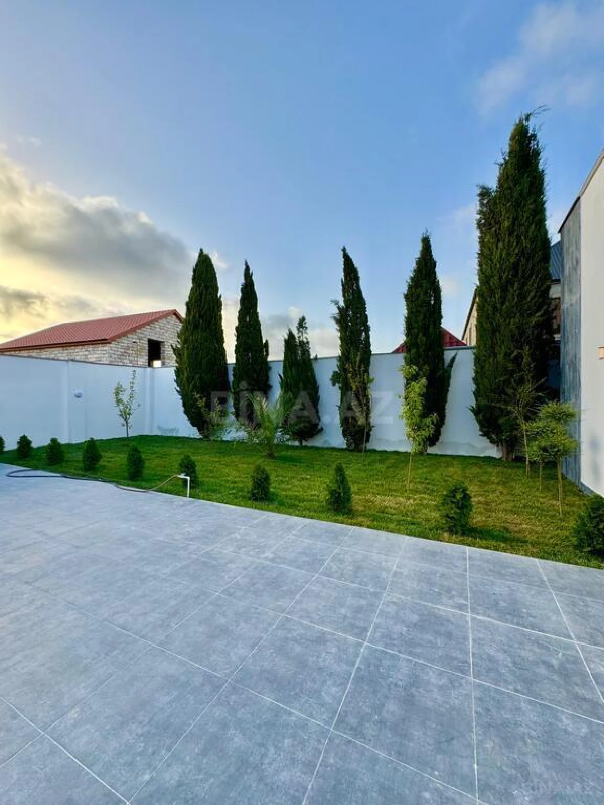 Satılır 4 otaqlı həyət evi 200 m²