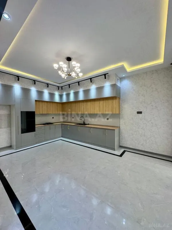 Satılır 4 otaqlı həyət evi 200 m²