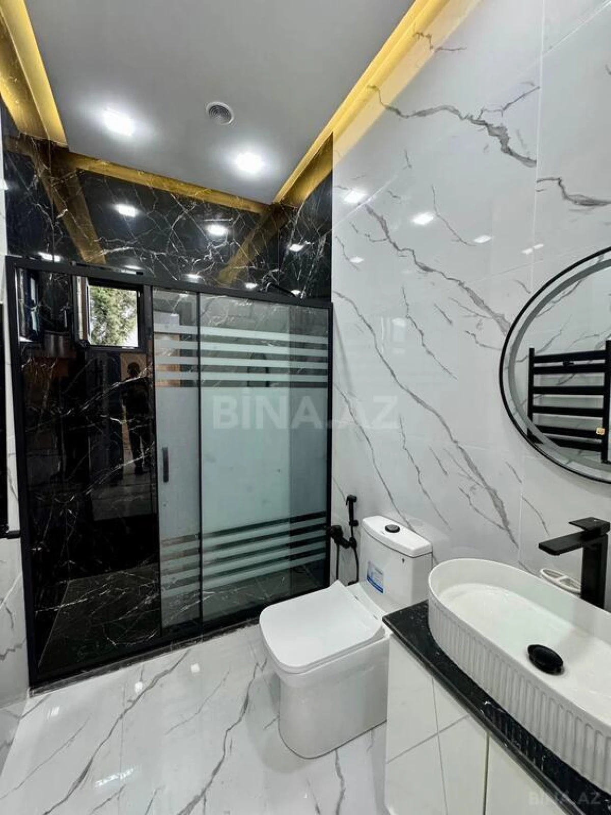 Satılır 4 otaqlı həyət evi 200 m²