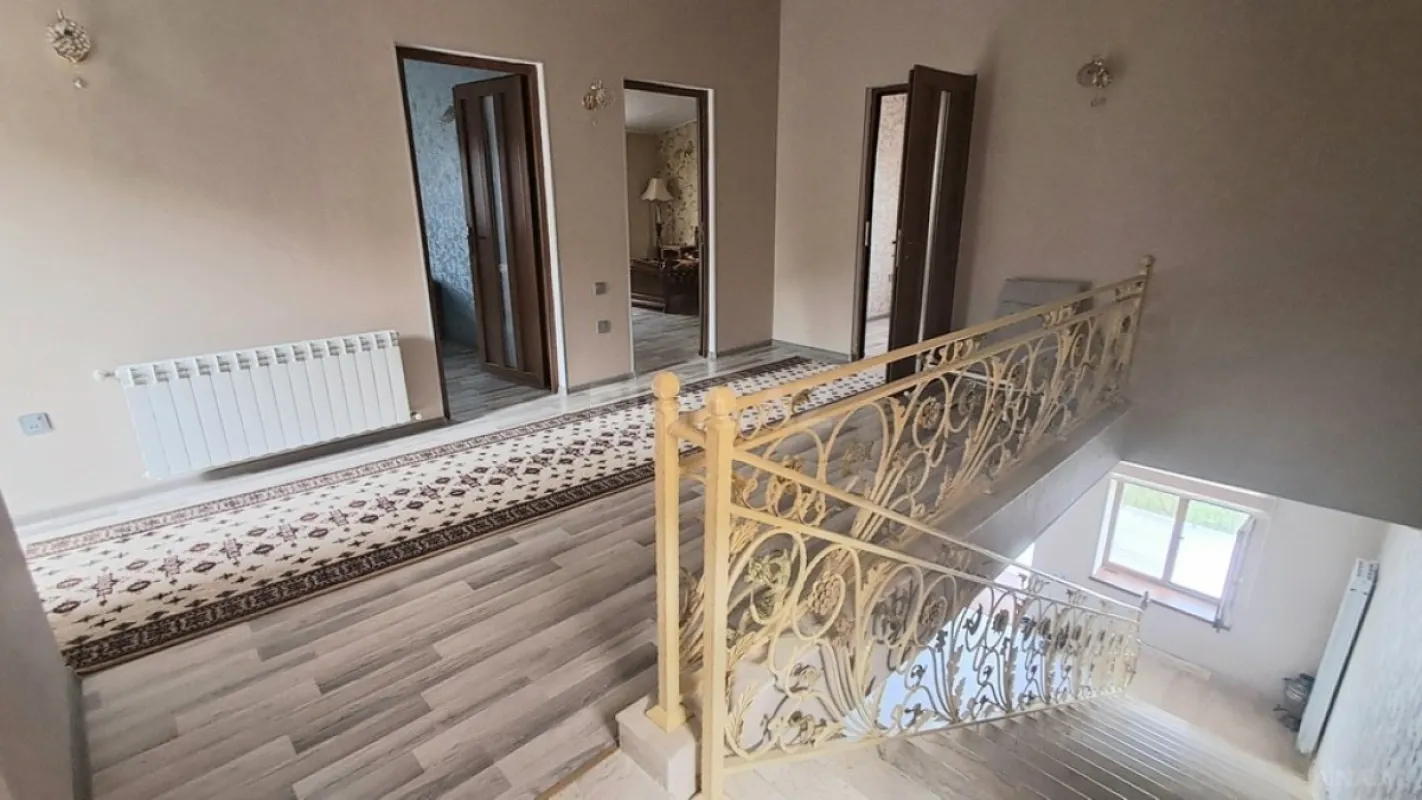 Satılır 4 otaqlı həyət evi 200 m²