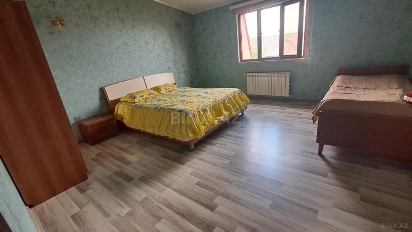 Satılır 4 otaqlı həyət evi 200 m²