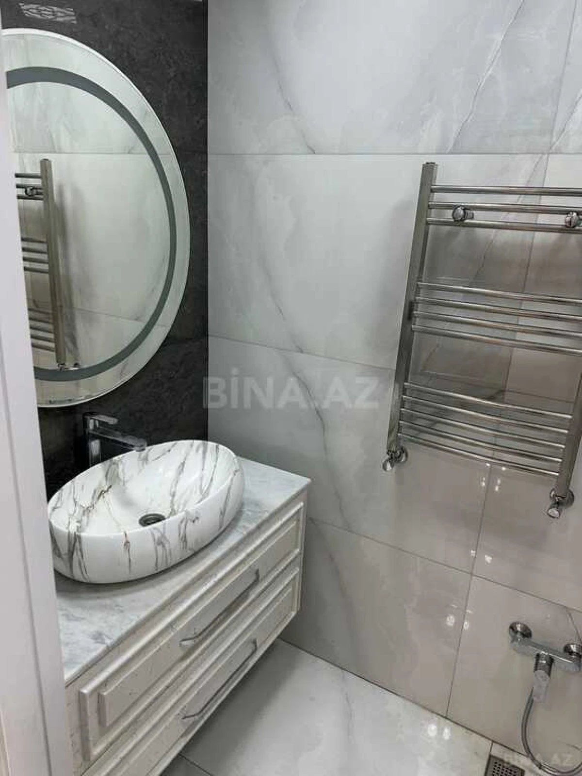 Kirayə verilir 3 otaqlı mənzil 120 m²