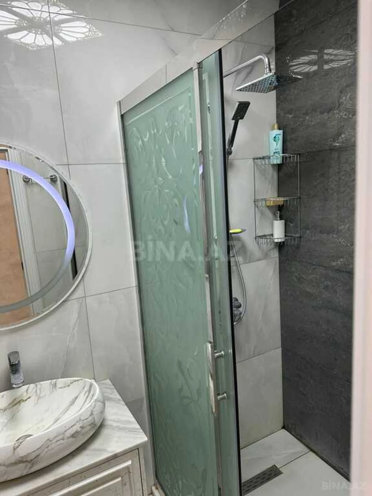 Kirayə verilir 3 otaqlı mənzil 120 m²