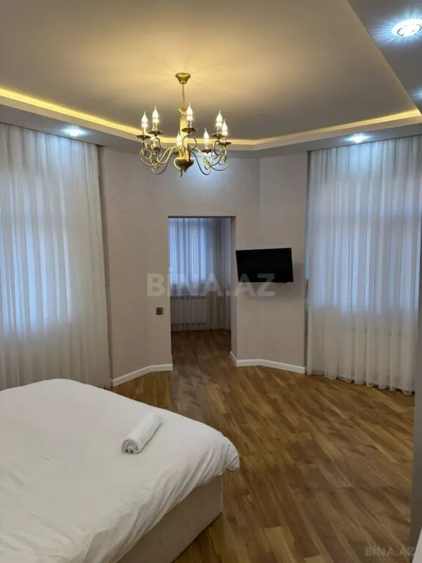 Kirayə verilir 3 otaqlı mənzil 120 m²