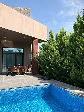 Satılır 5 otaqlı həyət evi 250 m²