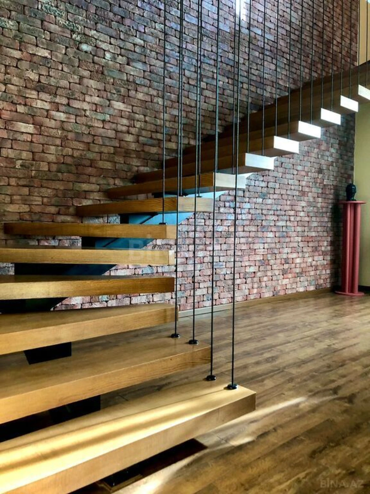 Satılır 5 otaqlı həyət evi 250 m²