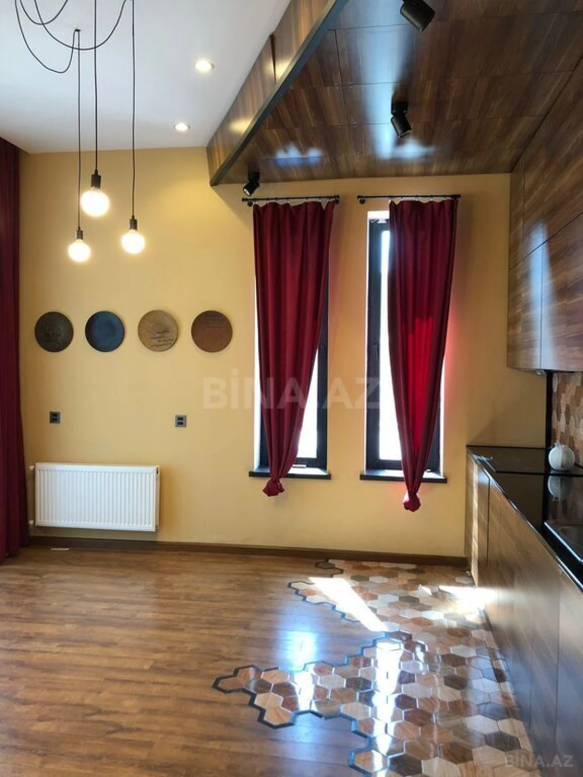 Satılır 5 otaqlı həyət evi 250 m²