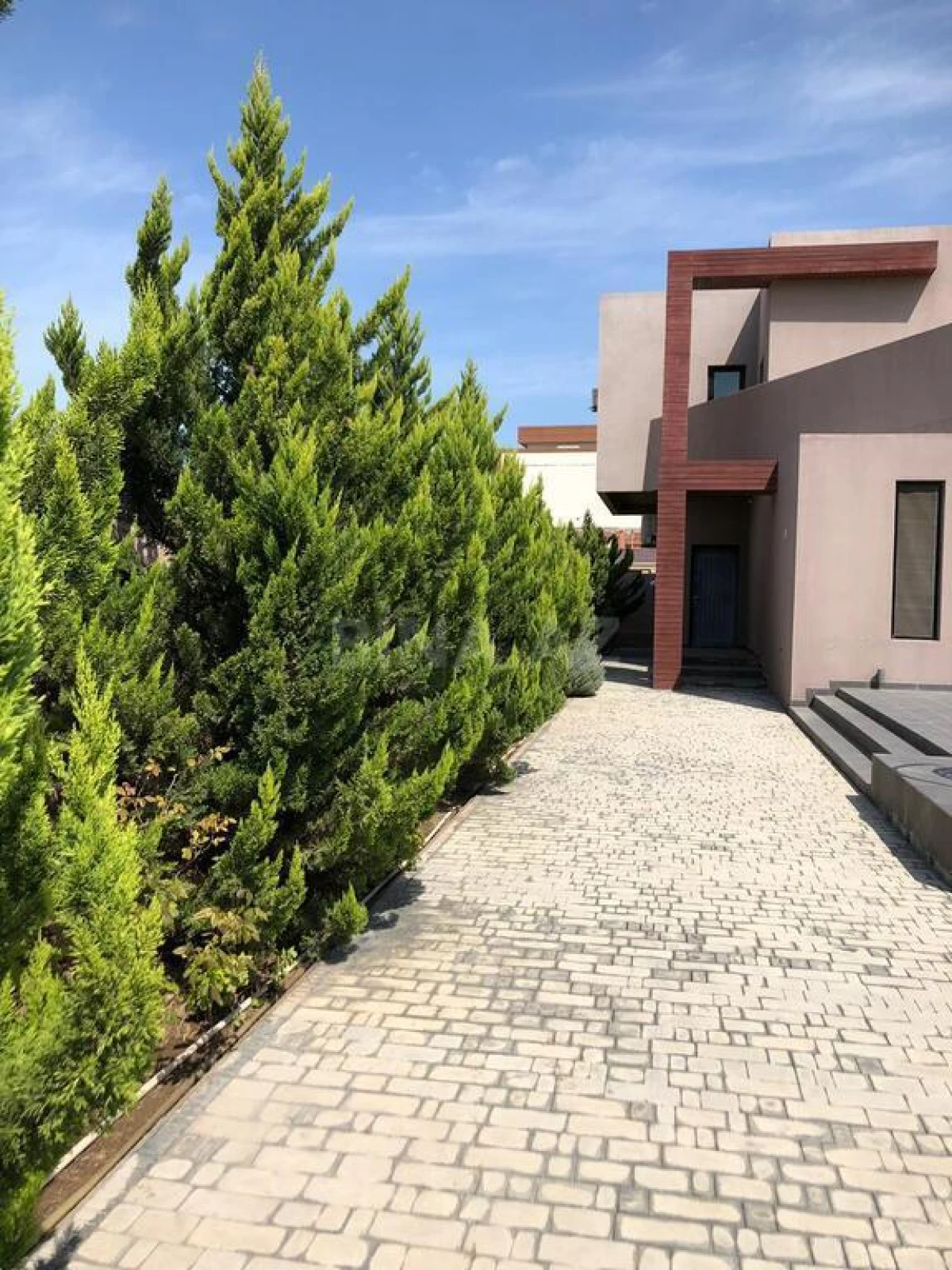 Satılır 5 otaqlı həyət evi 250 m²