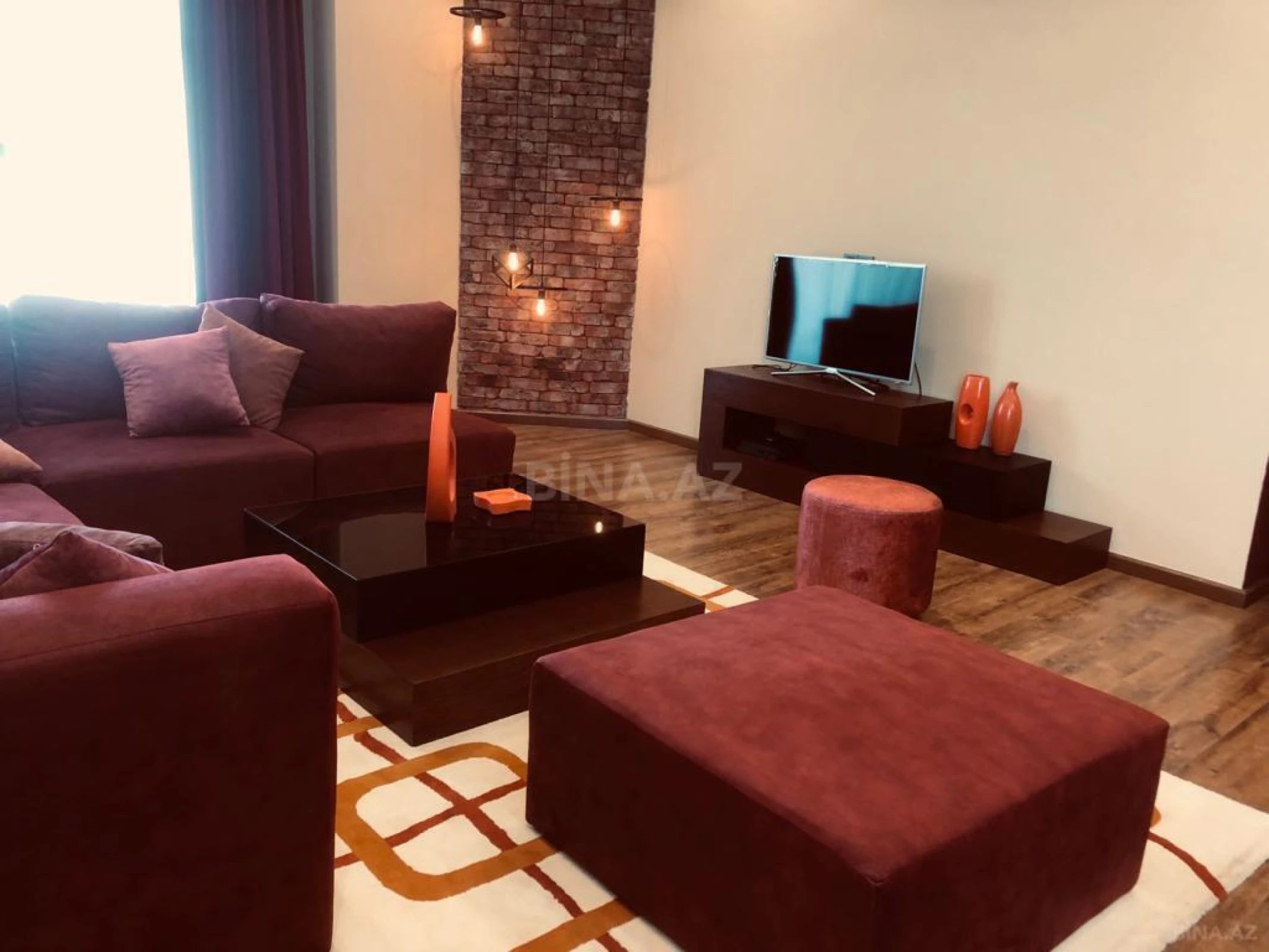 Satılır 5 otaqlı həyət evi 250 m²