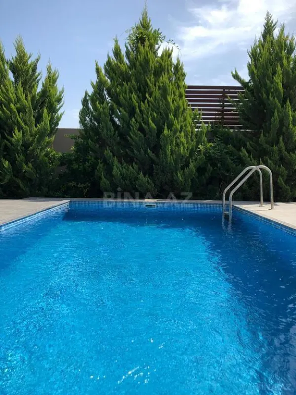 Satılır 5 otaqlı həyət evi 250 m²