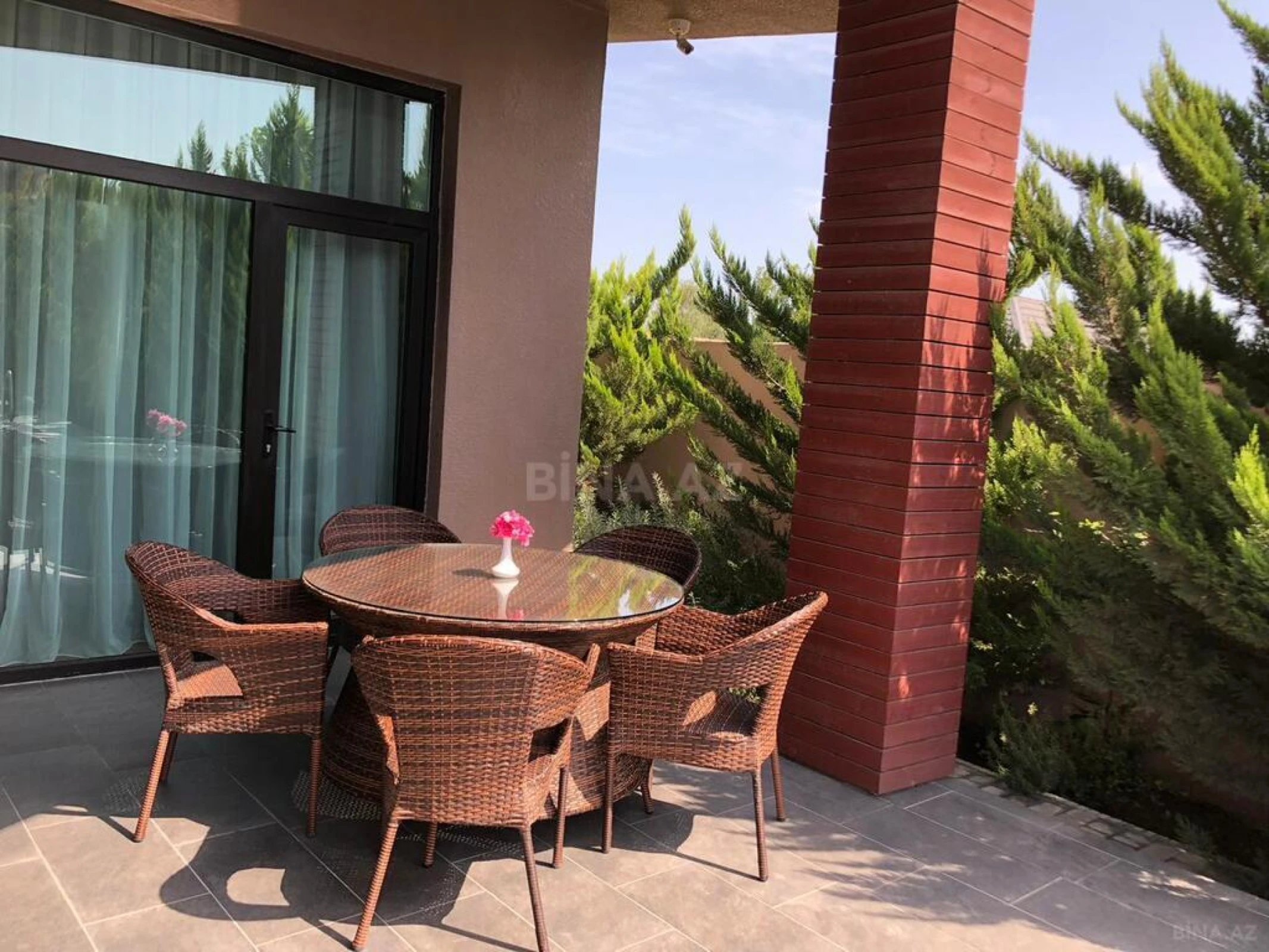 Satılır 5 otaqlı həyət evi 250 m²