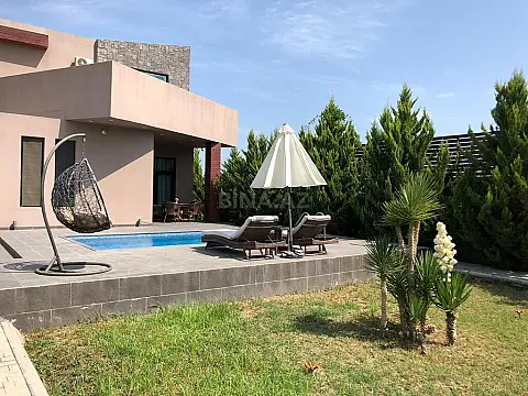 Satılır 5 otaqlı həyət evi 250 m²