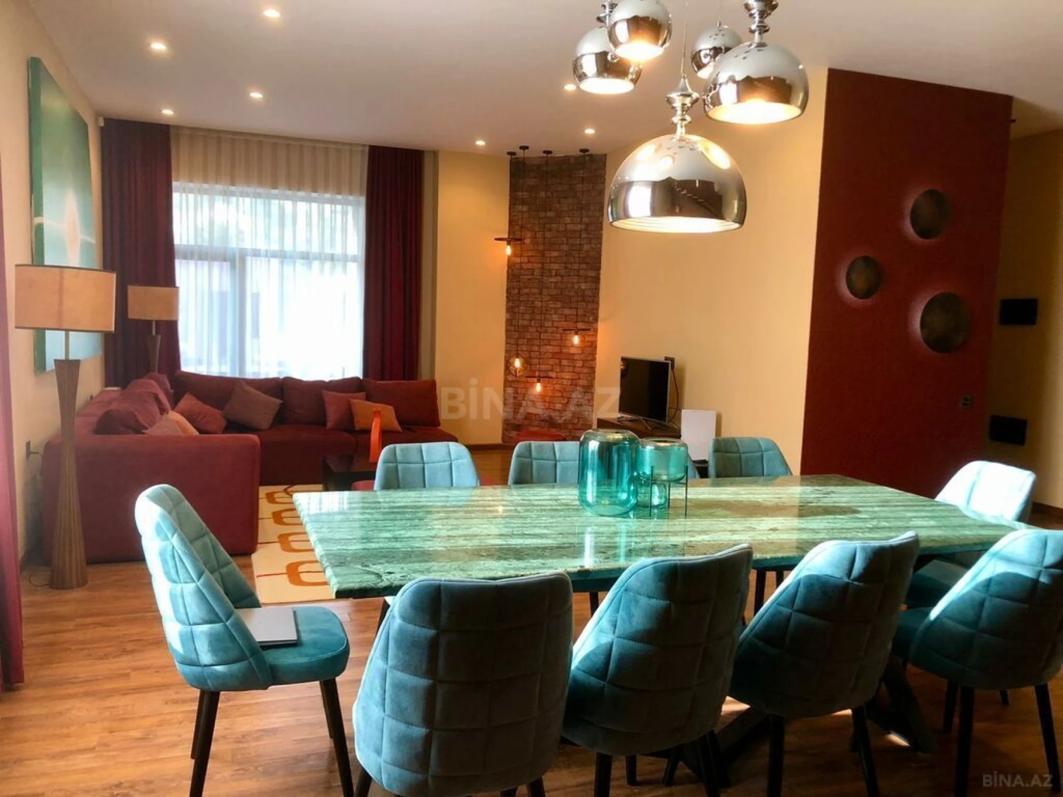 Satılır 5 otaqlı həyət evi 250 m²