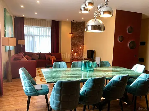 Satılır 5 otaqlı həyət evi 250 m²