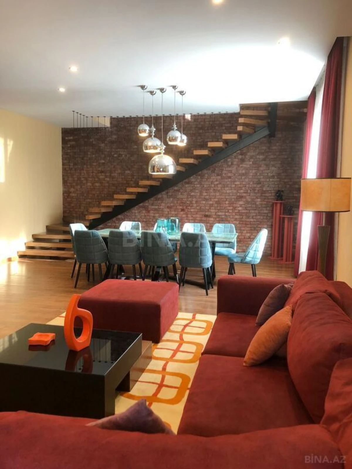 Satılır 5 otaqlı həyət evi 250 m²